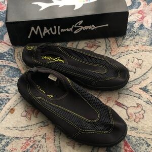 Maui and Sons Black Water Shoes with Lime Stitching